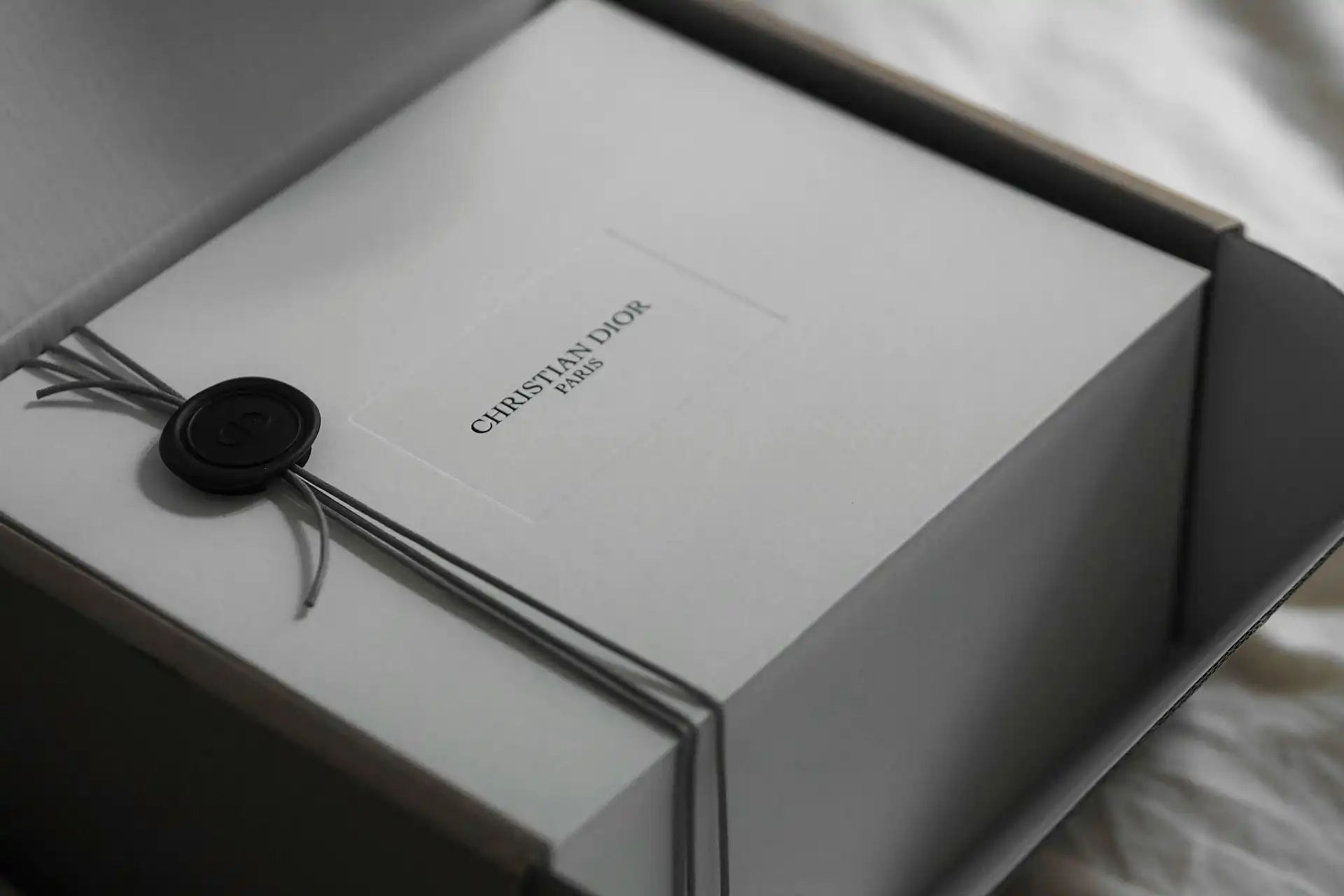 Minimalist Luxury Packaging Design Ideas